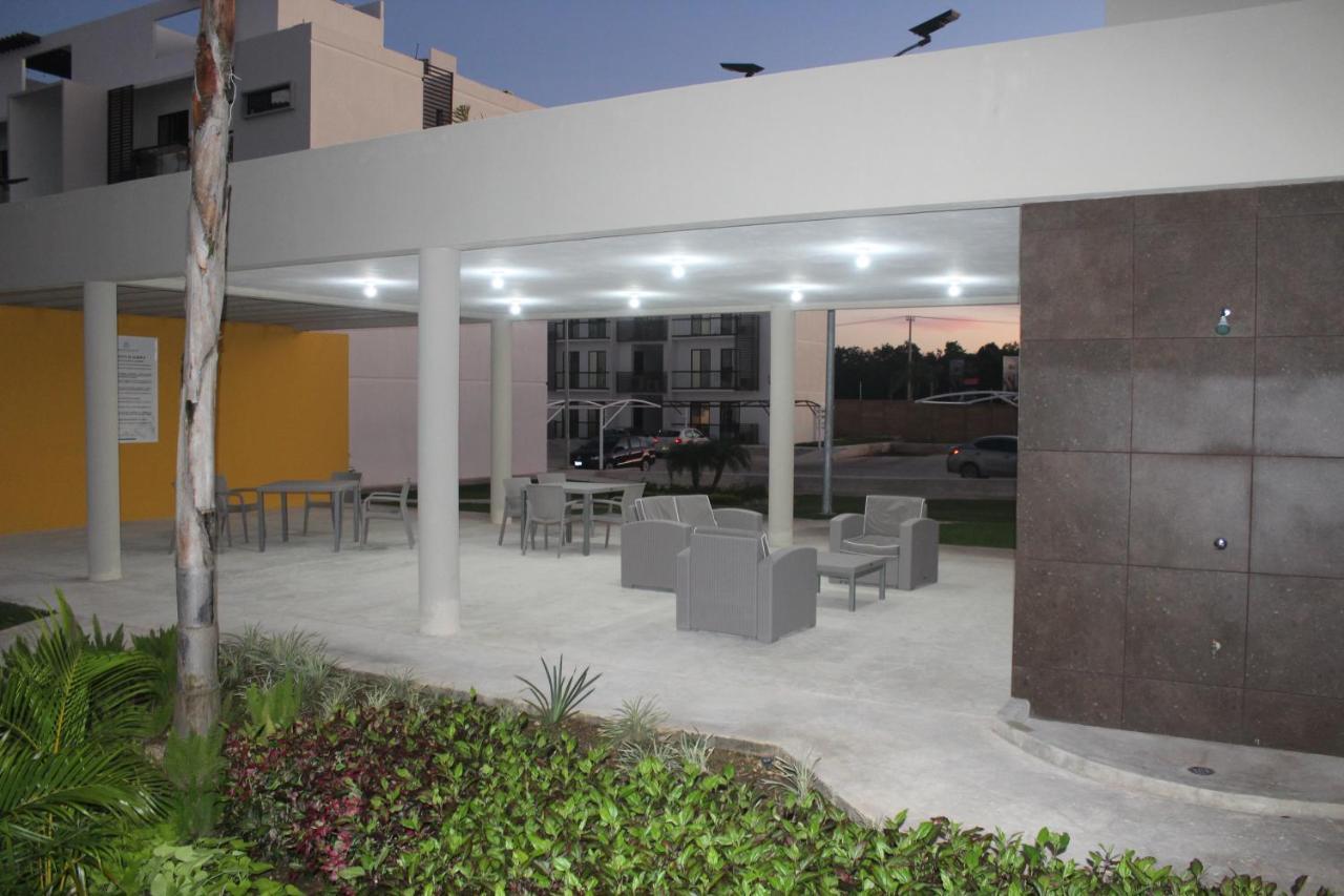 Yellowsub Apartments Cancún Esterno foto